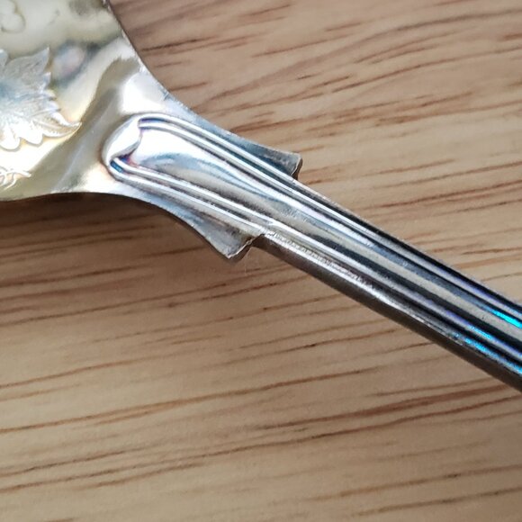 Sheffield England EPNS A1 Silverplate Salad Serving Set Fruit Embossed Gold Wash - Picture 13 of 15